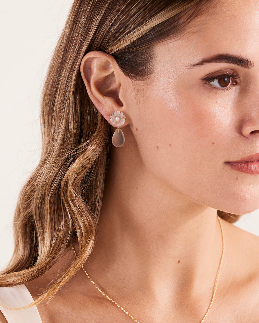 Daisy & Frosted Skinny Quartz Earrings