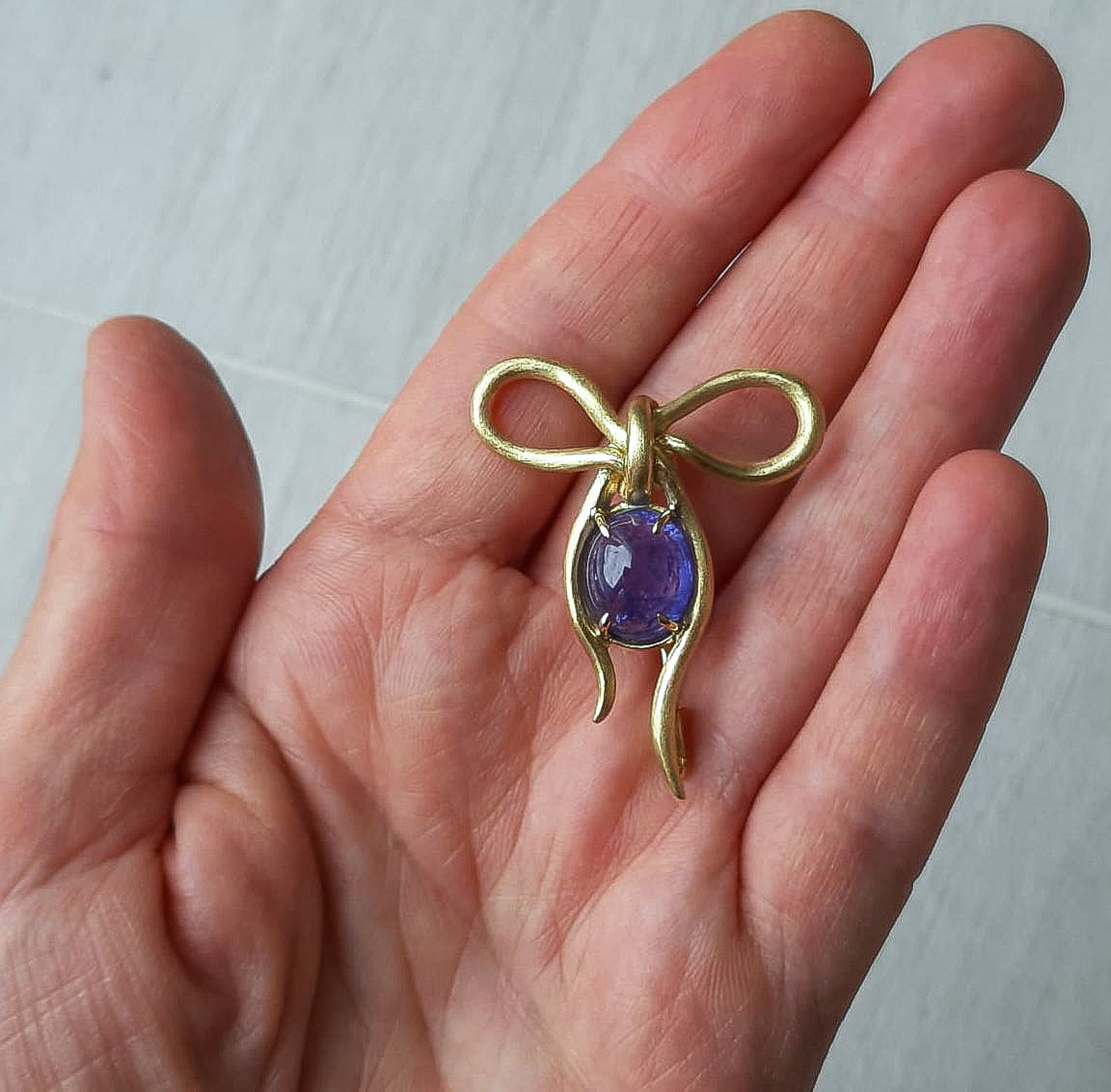 Tanzanite Bow Brooch